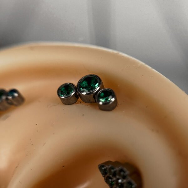 Labret couleur verte idéal oreille V3 1.2x8MM – Image 2